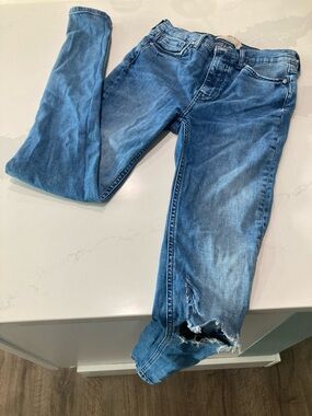 Free People Women's Skinny Jeans in Medium Blue Denim